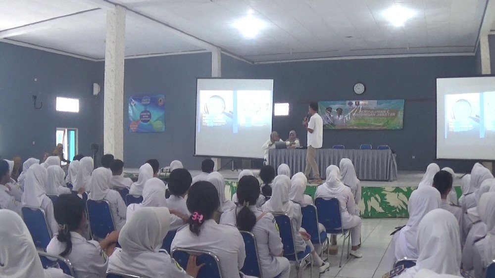 Disnaker Tabalong Bekali Siswa SMK dengan Penyuluhan dan Bimbingan Kerja untuk Sukses di Dunia Kerja Disnaker Tabalong Bekali Siswa SMK dengan Penyuluhan dan Bimbingan Kerja untuk Sukses di Dunia Kerja