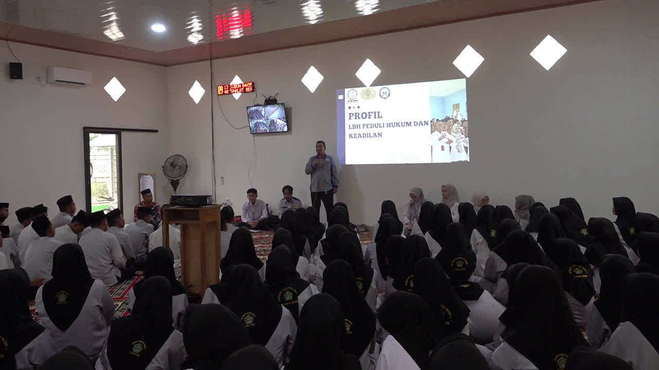 Cegah Bullying dan Masalah Hukum, LBH Edukasi Siswa MTsN 4 Tabalong